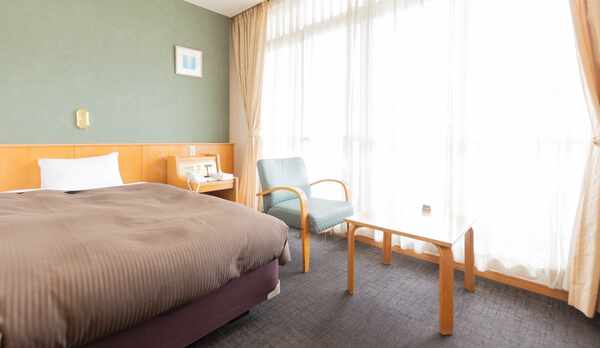 *客室：シングルルーム／一人旅やビジネス利用にご滞在いただけます＜一例＞