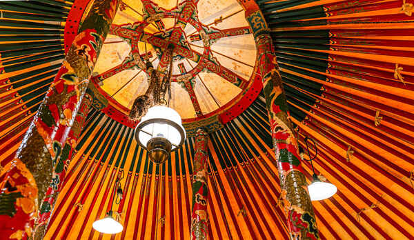 ・【パオ】凝ったデザインの内装