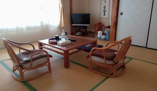 和室８畳眺望海（定員４名）