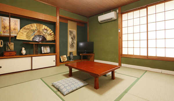 おまかせ和室■ごろんと寝転んでのんびりできる落ち着いた和室です。