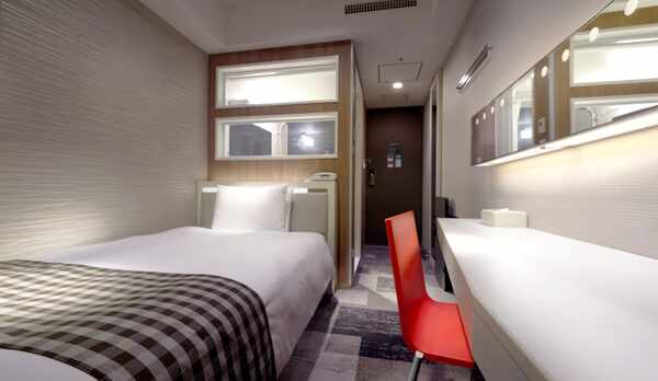 【スーペリアシングルルーム】13.3㎡/シモンズ製ベッド120㎝幅