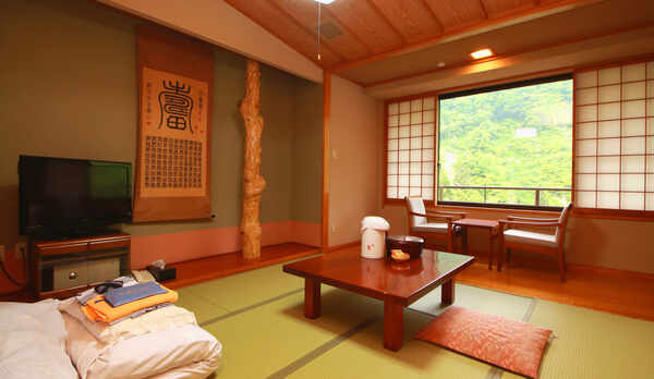 ゆっくり過ごしていただく為に御部屋にはお布団を敷いております