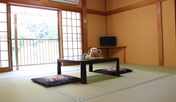*【客室一例/和室8畳】落ち着いた畳の雰囲気の中でお休みいただけます。