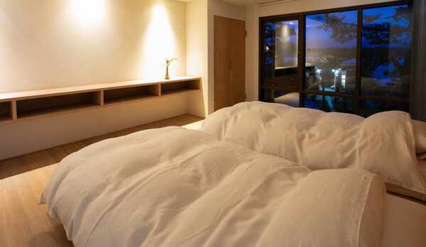 【2階◆眺望和洋室】夜はゆっくりと静かな大人の時間を感じるお部屋。