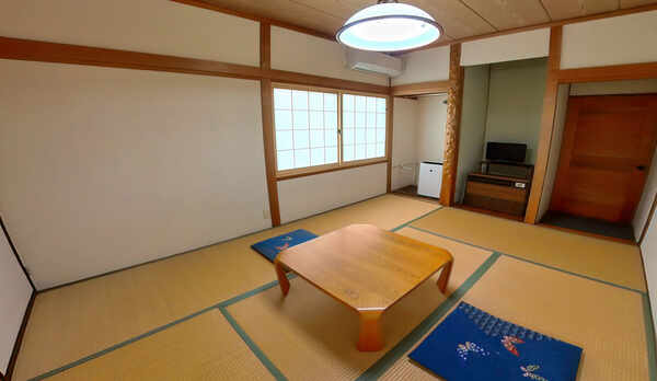 畳のお部屋でゆったりとおくつろぎください。