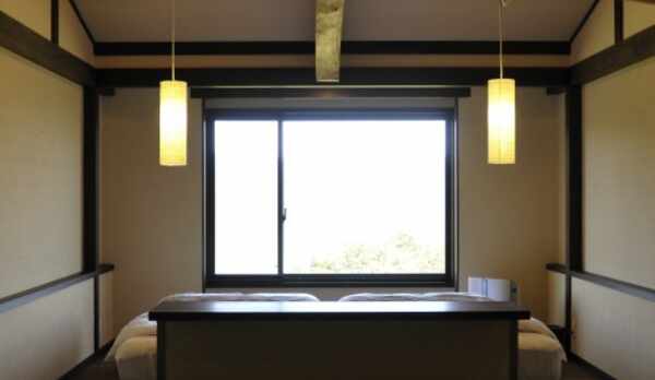 【準特別室】和室窓一面に箱根連山が見えます。