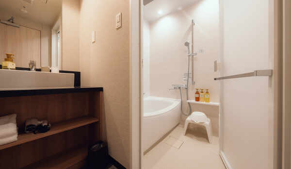 ツインルームはバスルームとトイレを別々にご用意