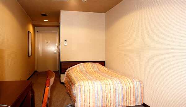 おひとり様におすすめ！喫煙シングルルーム