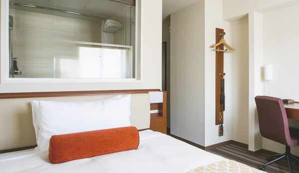 スタンダードルーム◆ベッド幅1400mm◆シモンズマットレス