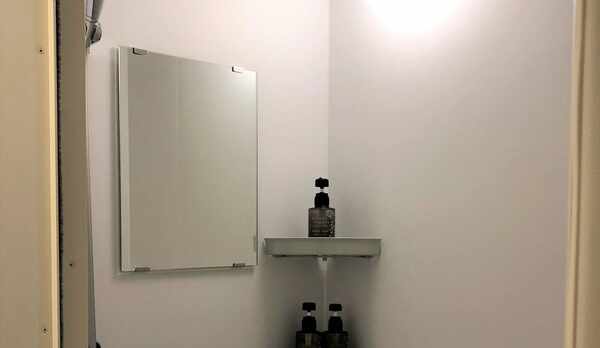 バスルームのシャワー