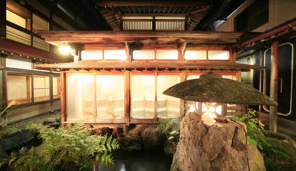 平安風呂外観夜