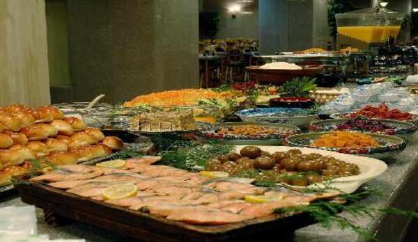 朝食バイキング(無料）