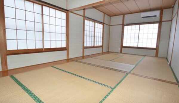 2階寝室（大部屋）