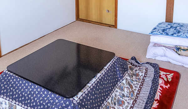 ・＜客室＞こたつ付きのお部屋です