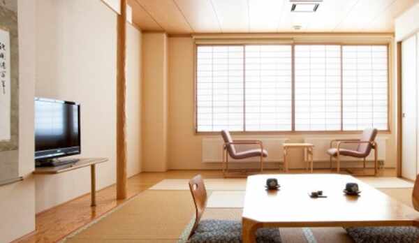 【12畳和室】大家族でもゆったり。大浴場でゆっくり名湯を堪能したら「お昼寝」がお勧めです。定員6名