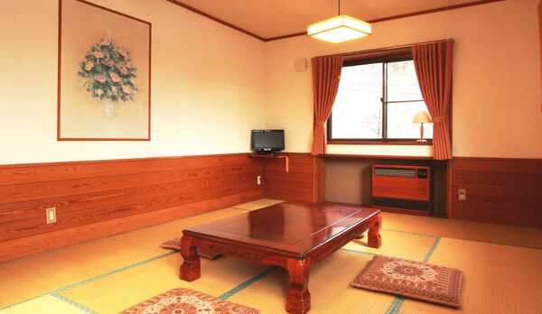 ゆったり広々の12畳和室