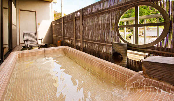 【露天風呂（客室）】