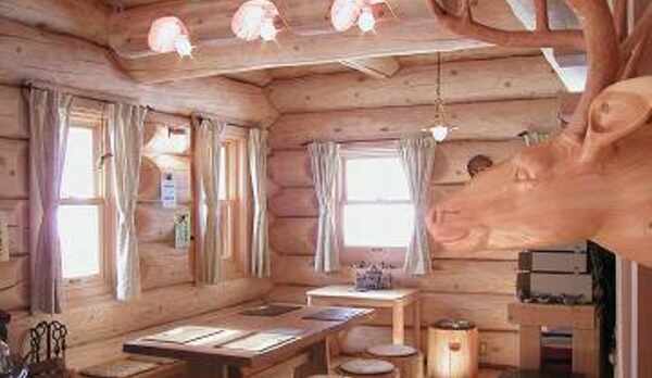 ログハウス本館１Ｆカービング