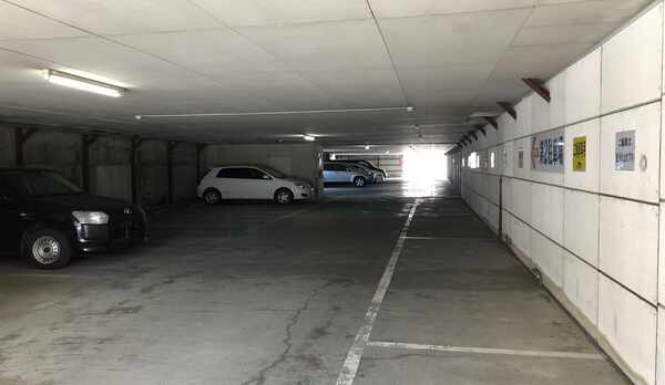 屋内駐車場