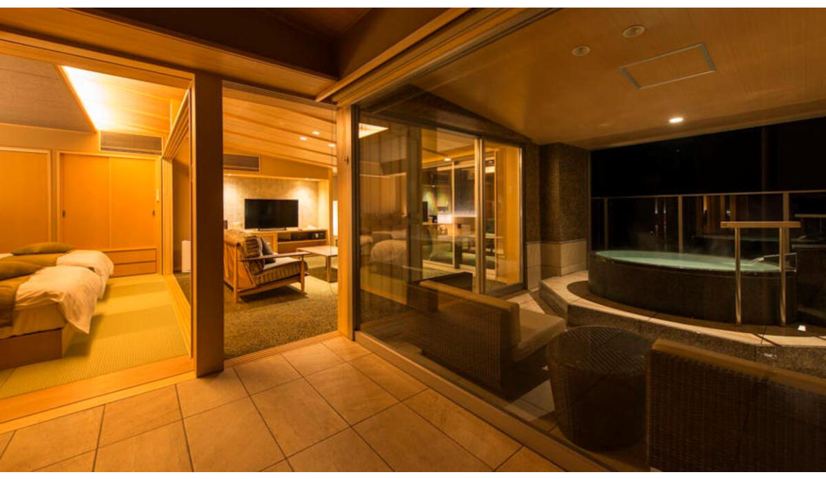 最上階6階確約、かけ流し展望風呂付客室【燎Kagari】空と海に対座する絶景の客室