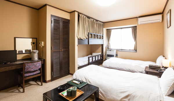 部屋　一例（ウエスト館　洋室）