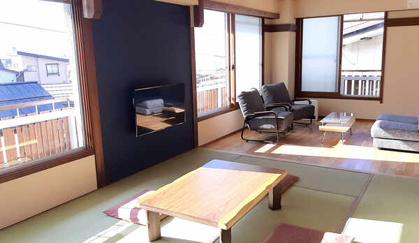 ・【北信五岳が見える和洋室】天気のよい日には眺望をお楽しみください