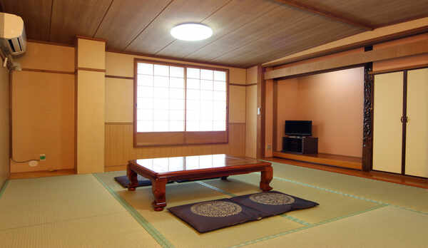 和室8畳★冬期はこたつ