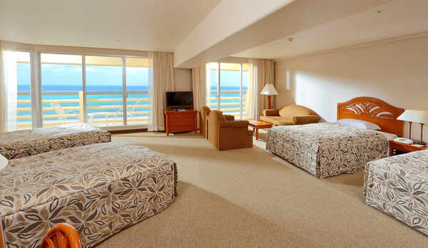 広さ５０平米の海側コーナールーム