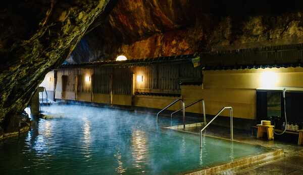 玄武洞（日昇館）