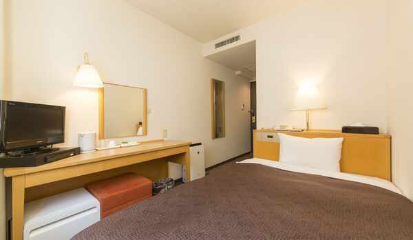 シングルルーム/12㎡　　　　　　　　　　　　　　セミダブルベッド(123㎝)1台