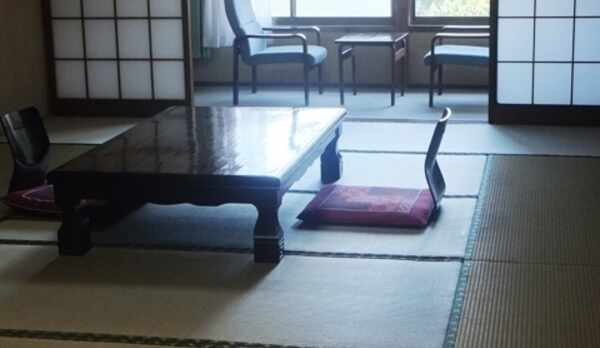 新緑と渚を望む和室12畳