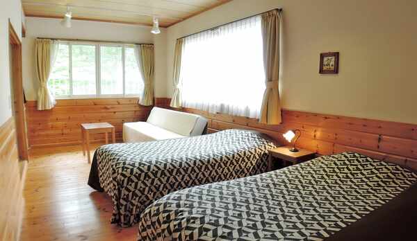 *【洋室一例】木のぬくもりが温かいお部屋です。