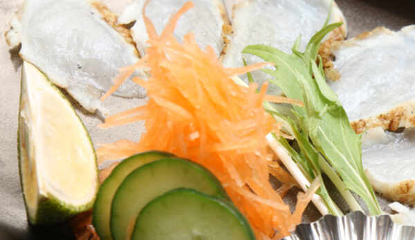 【ふぐのたたき】てっさにはない香ばしい風味をご賞味ください