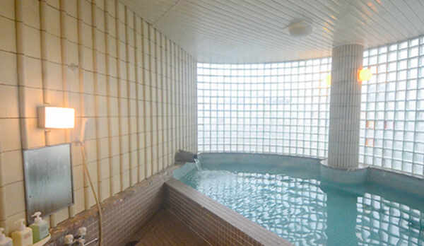 【大浴場(男湯)】自家源泉の良湯をお楽しみいただけます。