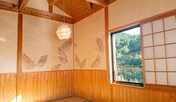 【客室】8畳の和室　ご家族でもお仲間でもゆったり過ごせる広さです