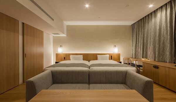 客室：スーペリアルーム（森林側）