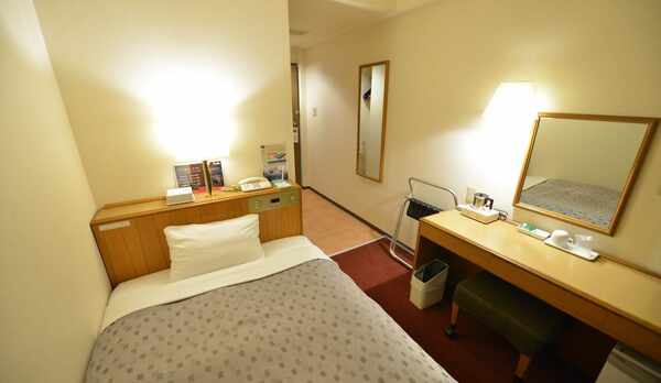 シングルルーム　シモンズベッド