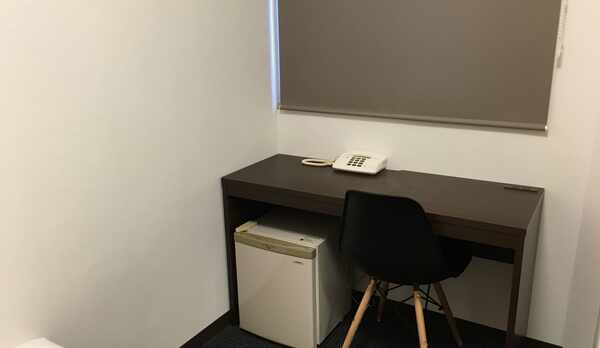 シングル_デスク一例写真