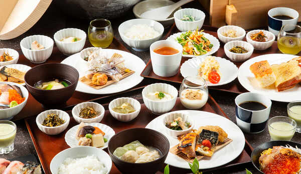 ・郷土料理や蒸し寿司など朝から大満足な朝ごはんをご用意