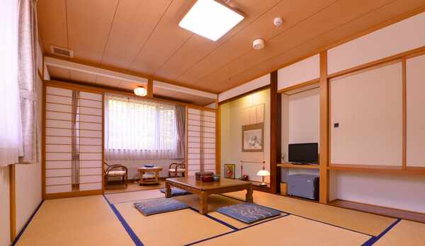 *和室10畳（トイレ付）