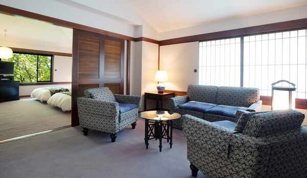 広々とした空間が魅力のハミルトンスイート