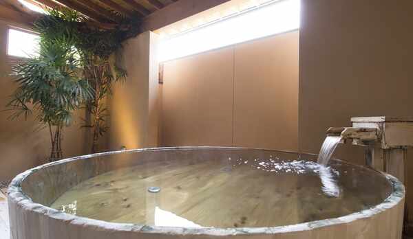 貸切風呂　樽風呂