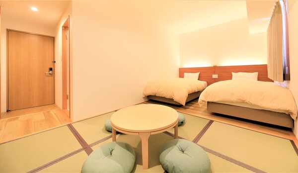 【新館和洋室】2021年6月に出来たばかりのこちらのお部屋は4名様までお泊り頂けます。