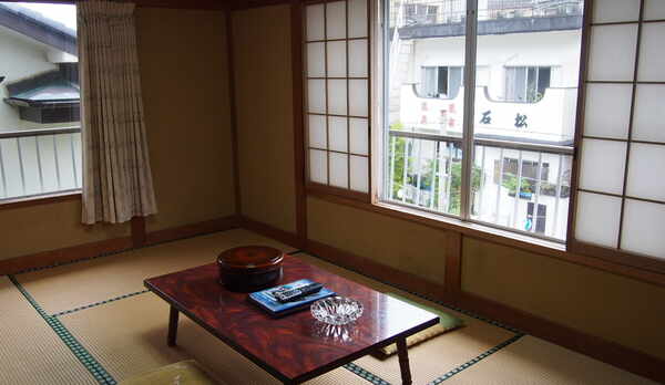 桜の間（７．５畳）