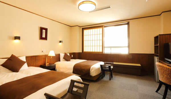 ・【禁煙】ツインベッドルーム（バス無シャワー室付）