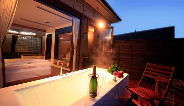 【露天ジャグジー付特別室スイート 201】大切な人と贅沢なひと時をお過ごしください