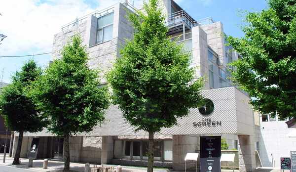 ホテル外観　昼