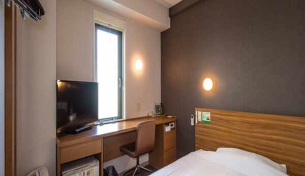 眠りを追及した150cm幅のワイドベッドと適度な硬さのマットでぐっすり