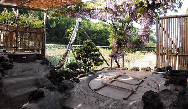 *五右衛門風呂/別途料金でご利用いただけます。