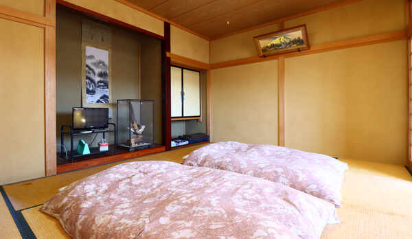 #おまかせ和室＿部屋から海が見えます！天気のいい日には朝日が見えるかも♪